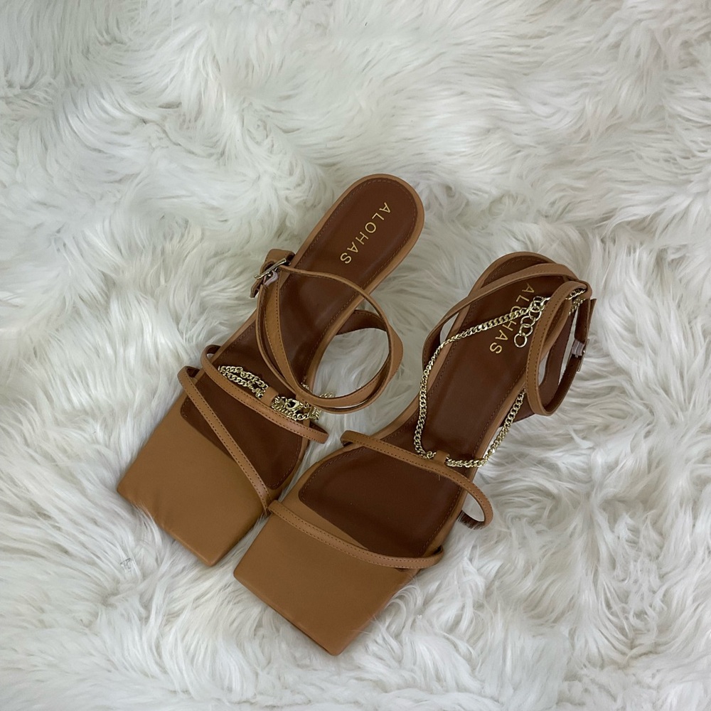 NEW REVOLVE Alohas Camel Chain Strap Leather Heeled Open Square Toe Sandals 8.5 - Picture 3 of 9